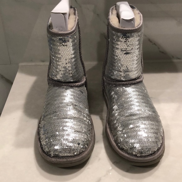 Sparkling UGG boots with sequence - Picture 1 of 11